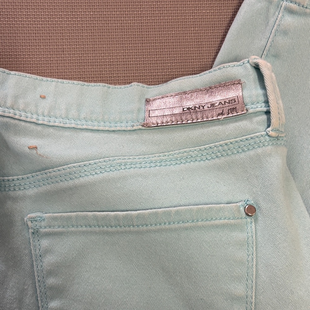 DKNY Women's sz 6 City Skinny Jeans in Light Blue zipper ankle - Picture 10 of 10